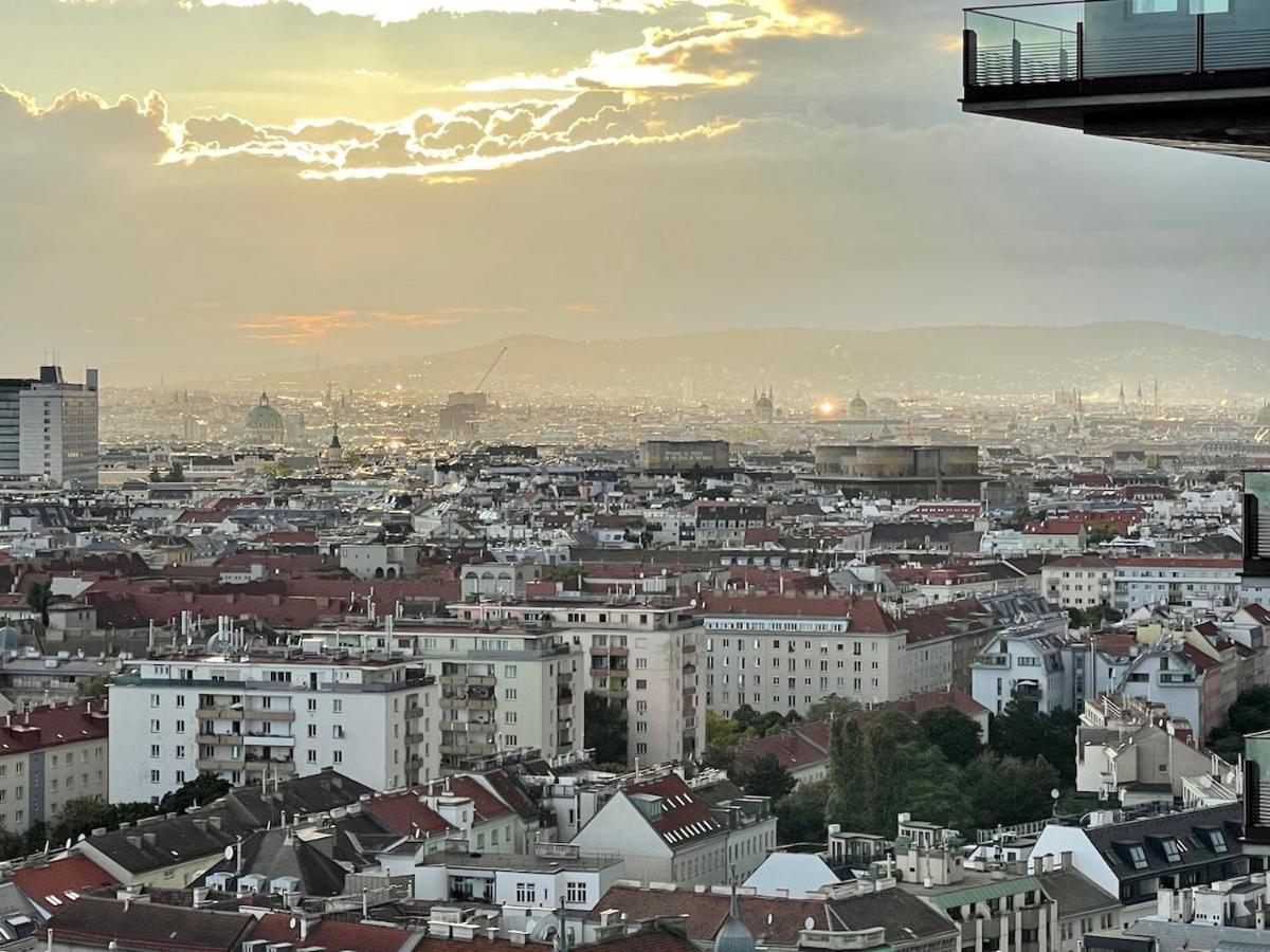 Triiiple Level 20 - Sonnenwohnen Apartment Mit Parkplatz Und Fantastischem Ausblick Вена Экстерьер фото