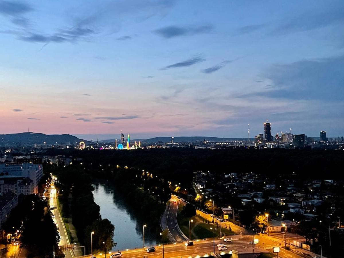 Triiiple Level 20 - Sonnenwohnen Apartment Mit Parkplatz Und Fantastischem Ausblick Вена Экстерьер фото